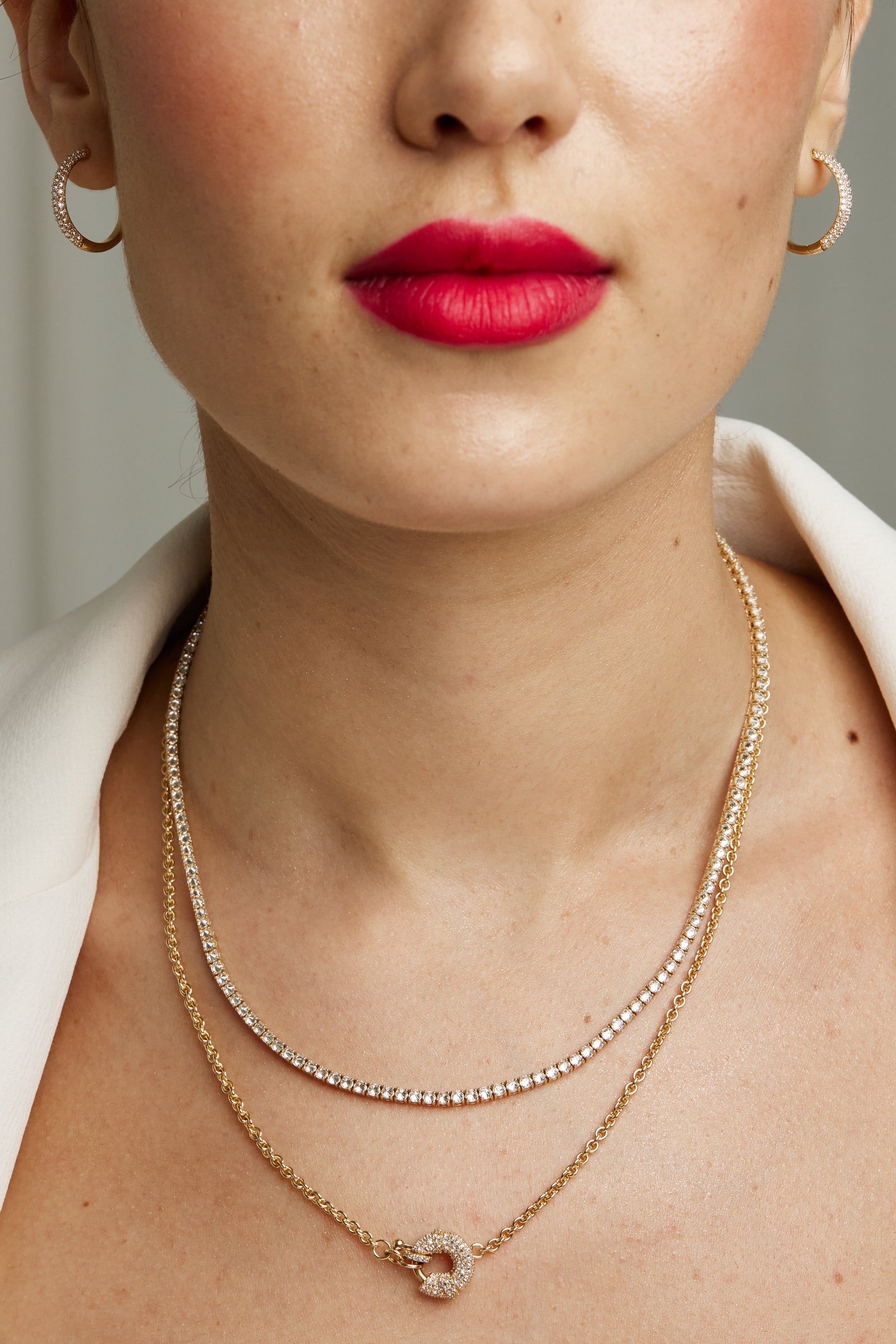 Reverse set Canadian diamond tennic necklace in 18K yellow gold